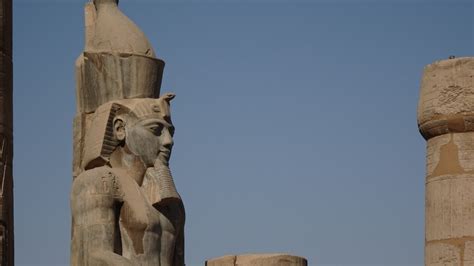 Akhenatens religiösa revolution och dess omvälvande inverkan på det antika Egypten