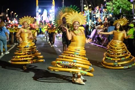 Den ikoniska Cape Town Carnival - en explosion av färger och kultur som förbinder Sydafrika